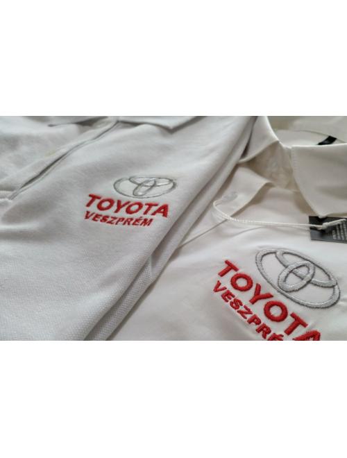 Toyota szalon - formaruha hímzés