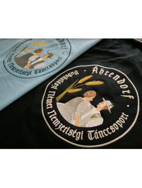 Áhrendorf galléros póló hímzése